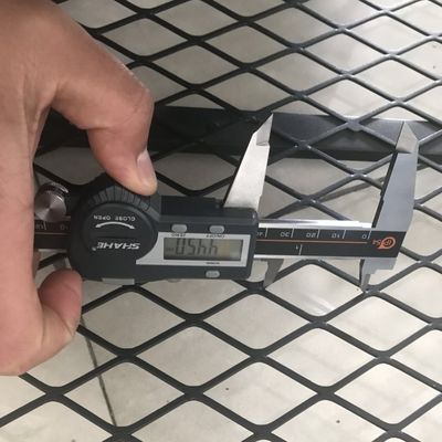Placas metálicas expuestas 2 m de láminas galvanizadas perforadas