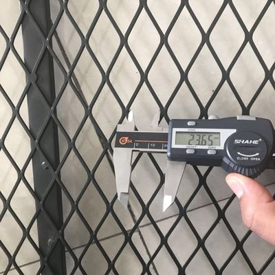Placas metálicas expuestas 2 m de láminas galvanizadas perforadas